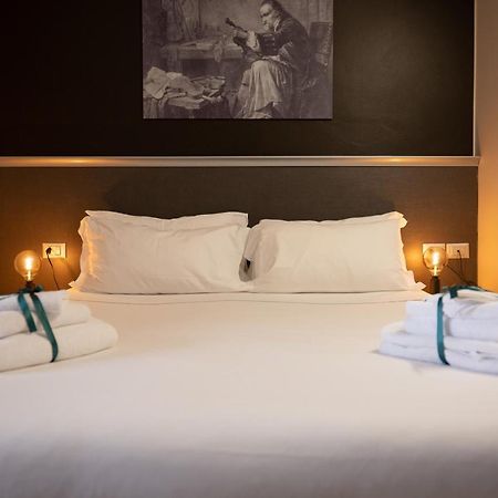 Hotel Duomo Кремона Экстерьер фото