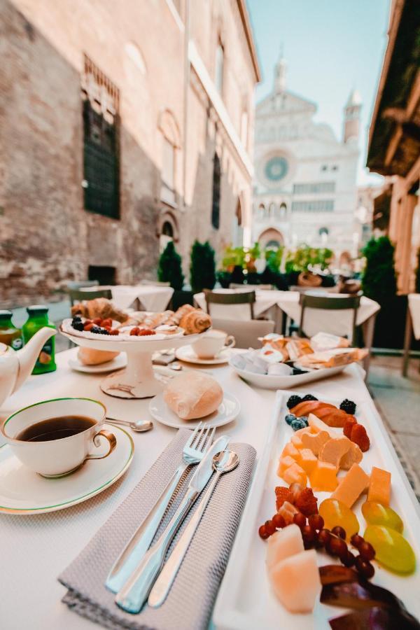 Hotel Duomo Кремона Экстерьер фото