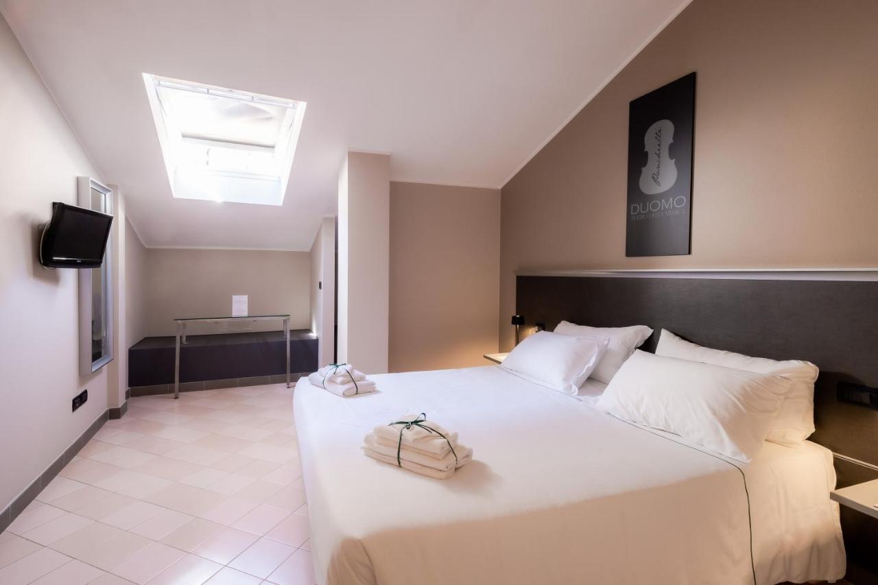 Hotel Duomo Кремона Экстерьер фото