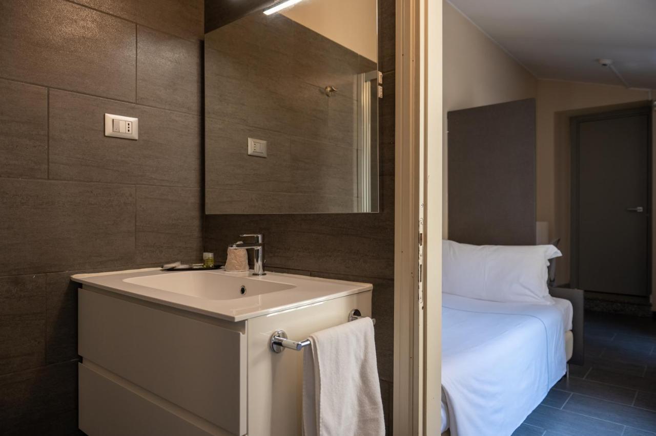 Hotel Duomo Кремона Экстерьер фото