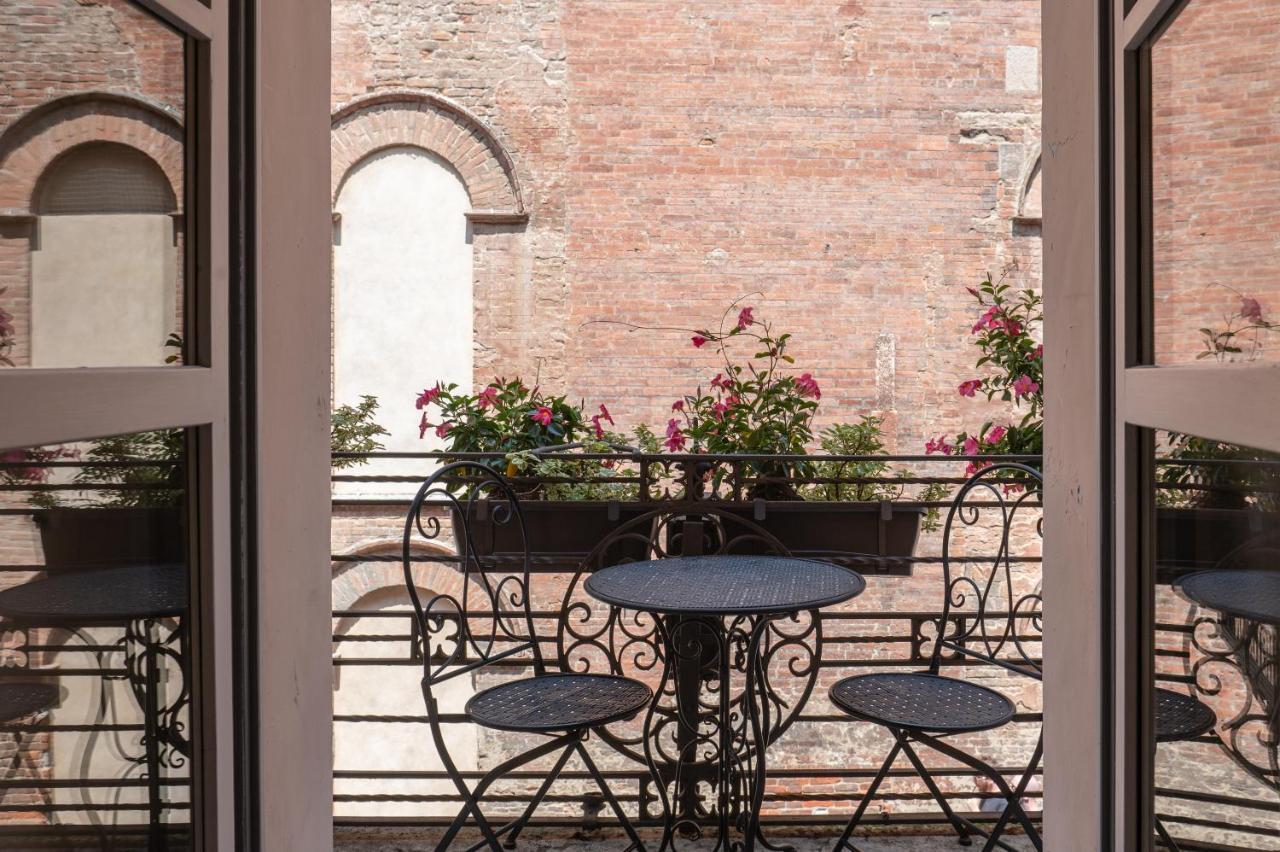 Hotel Duomo Кремона Экстерьер фото
