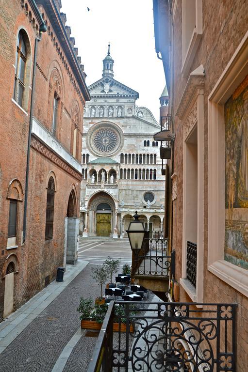 Hotel Duomo Кремона Экстерьер фото